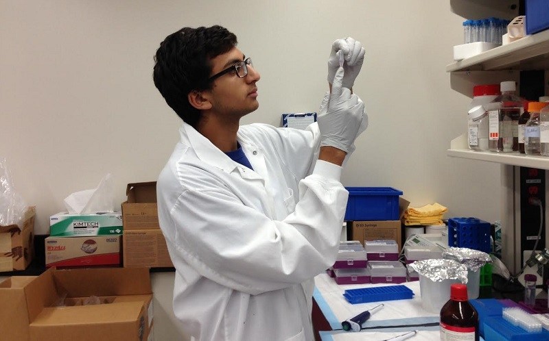 Indian American Harvard Sophomore invited to White House science Fair