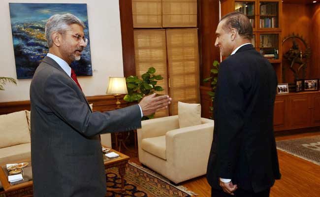 Indian Foreign secretary S Jaishankar with his Pakistani counterpart Aizaz Ahmed Chaudhry.