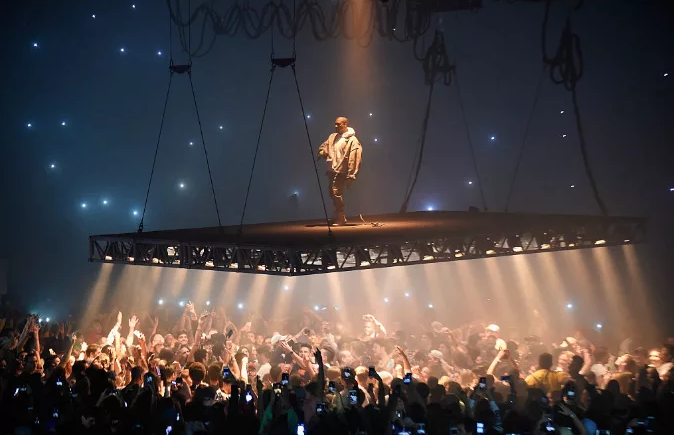 Kanye West cancels remainder of tour after dueling incidents in California
