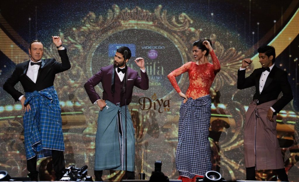 Moments before Deepika Padukone accepted her IIFA, she taught Kevin Spacey how to do the lungi dance. Courtesy: IIFA
