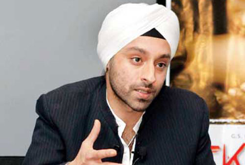 Hotelier Vikram Chatwal gets to community service after torching dogs