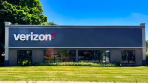 Verizon Service Outage Disrupts Calls and Data Nationwide, Triggers 911 Concerns and FCC Scrutiny
