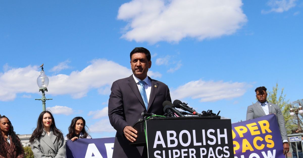 Ro Khanna urges Democrats to reject ICE funding in government-funding showdown