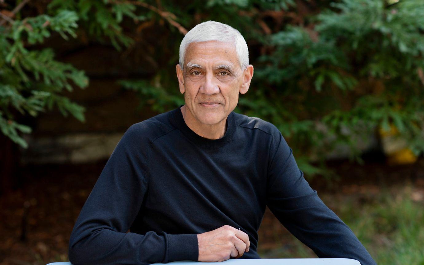 EXCLUSIVE: Vinod Khosla warns AI will upend jobs, healthcare and energy far sooner than expected