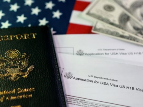 USCIS Clarifies Green Card rules for H-1B Visa holders