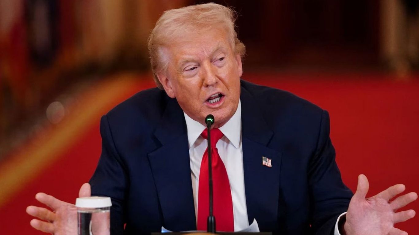 Donald Trump orders a crackdown on bank accounts linked to illegal immigration