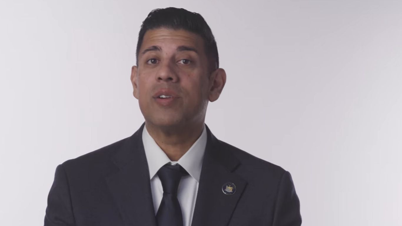 Jeremy Cooney leads the India Independence Day resolution