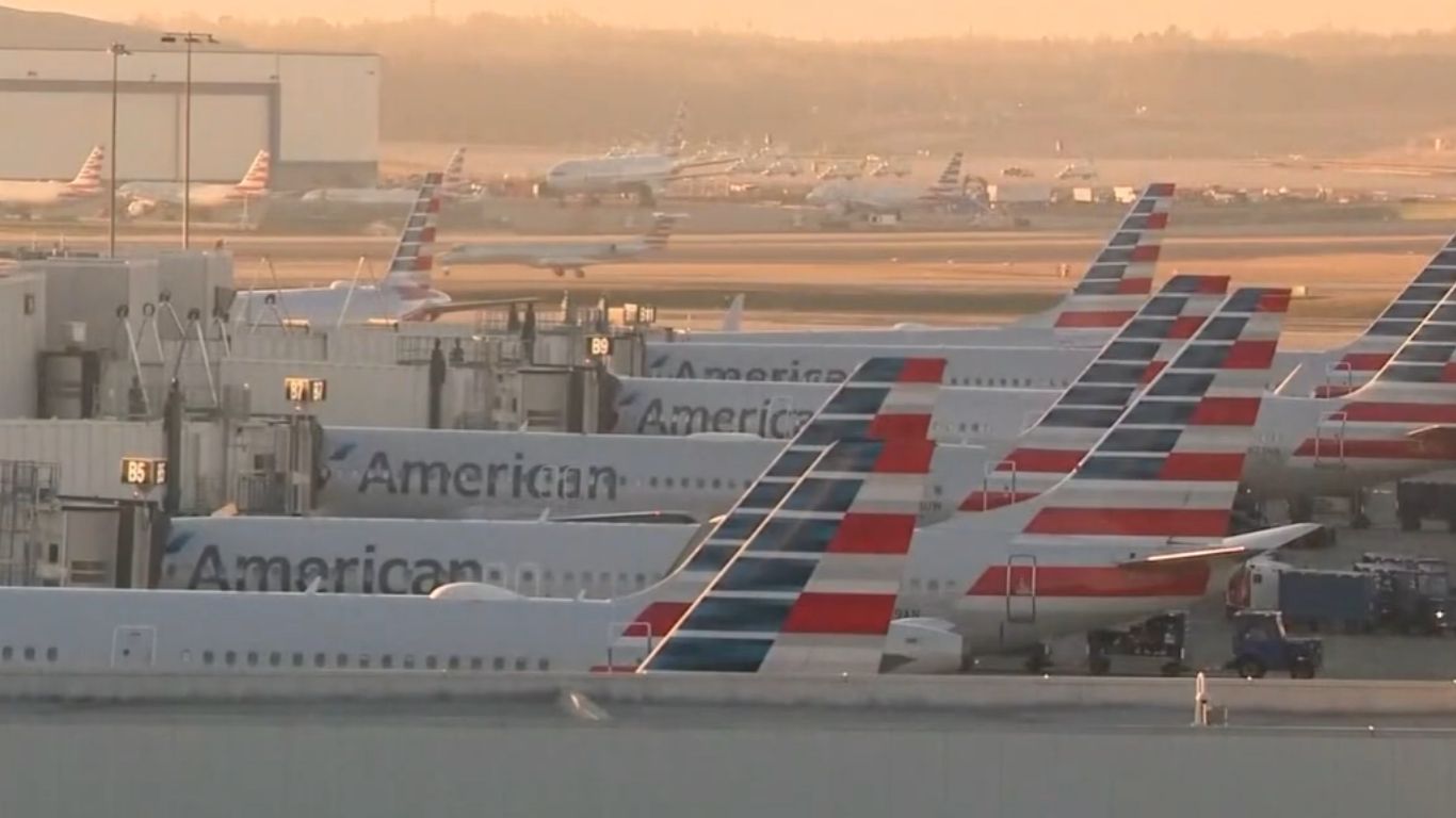 American Airlines restores flights after FAA lifts ground stop