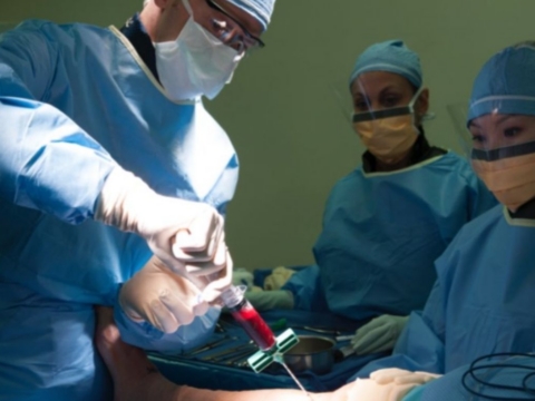 Indian American Army surgeon develops skull surgery through nose
