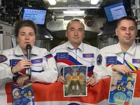 Russian cosmonauts greet India on Independence Day