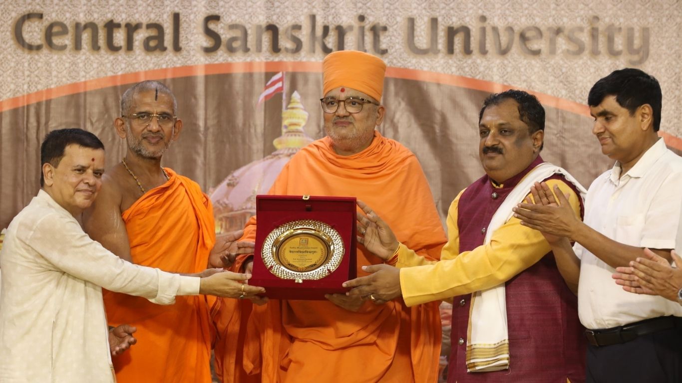 Bhadreshdas Swami named Vedantavidya-Vishwaguru