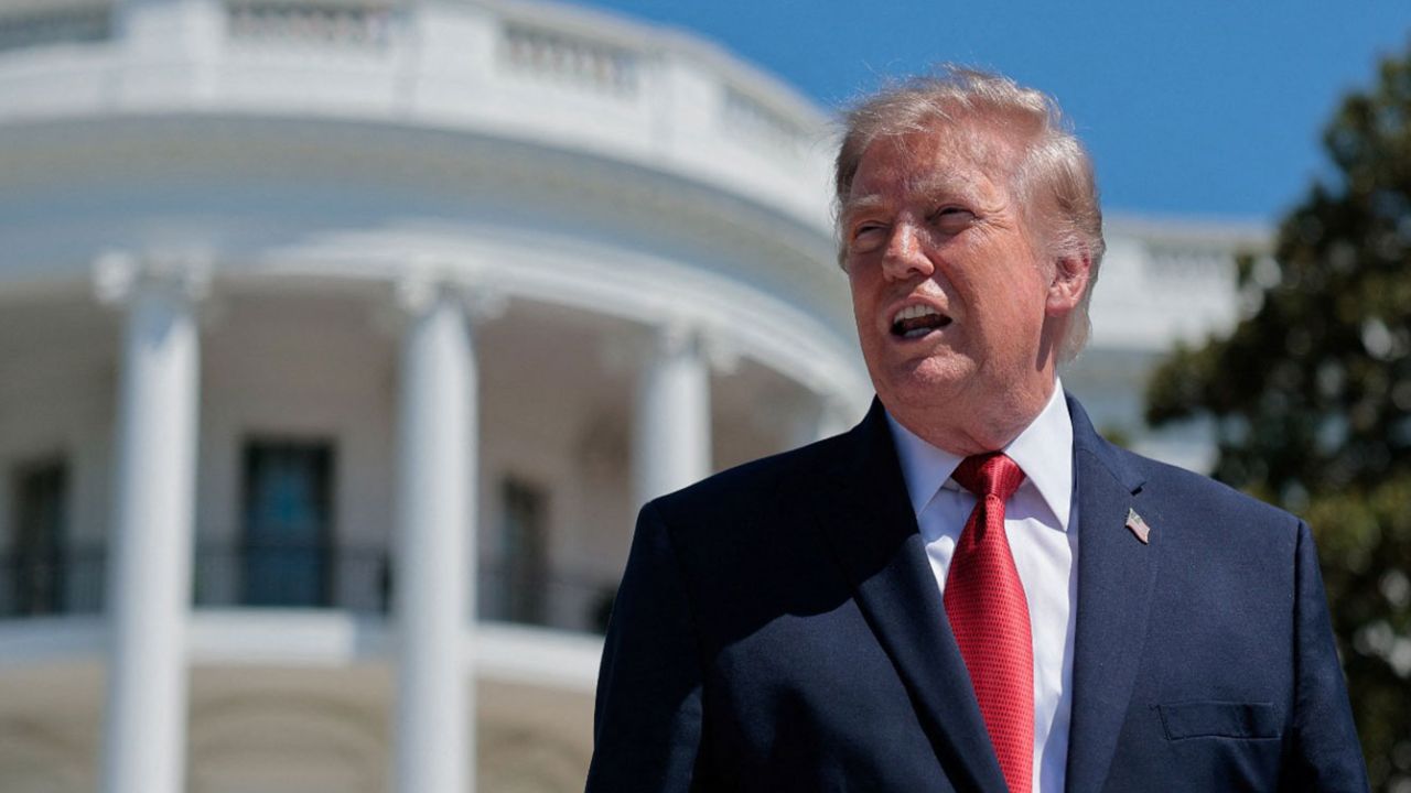 Trump to headline Republican midterm convention