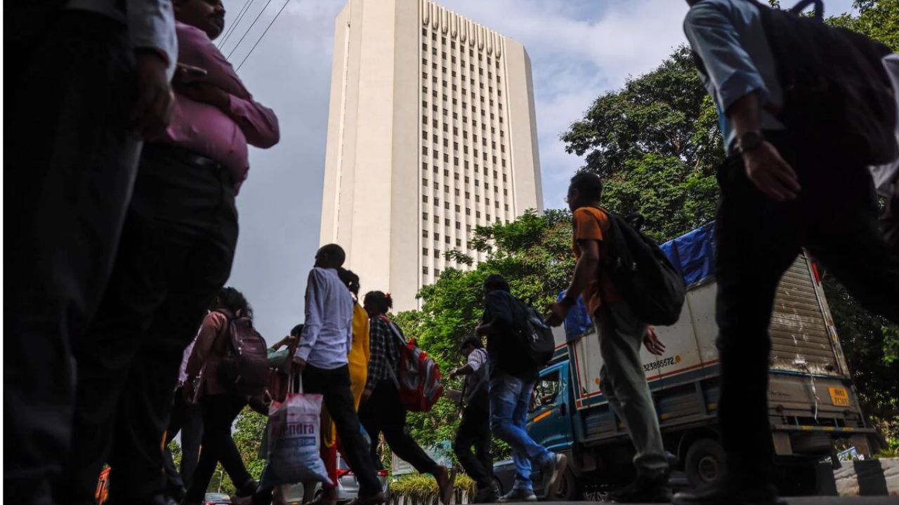 India draws $127 billion in FCNR deposits