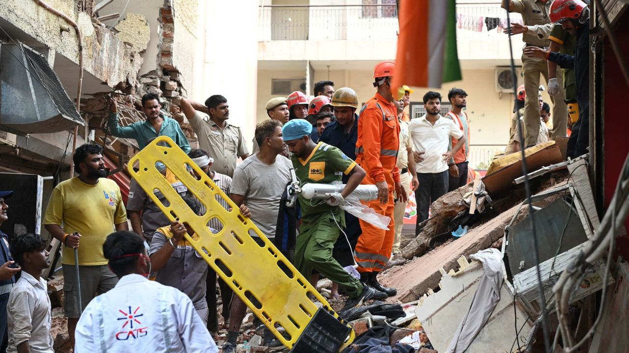 6 dead in Delhi student building collapse