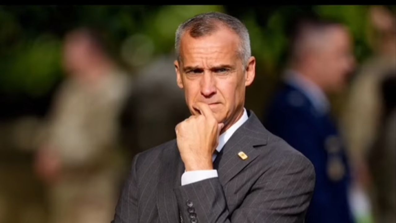 Corey Lewandowski faces questions over DHS outreach
