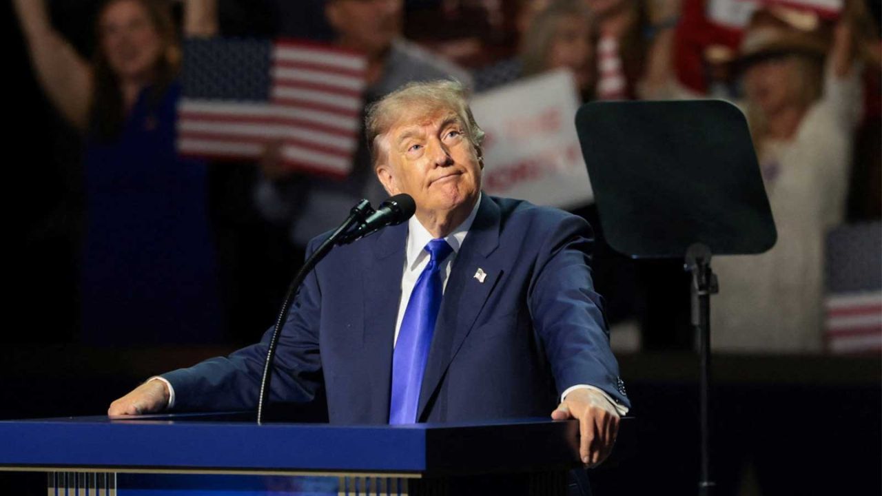 Trump rejects calls for AI slowdown 