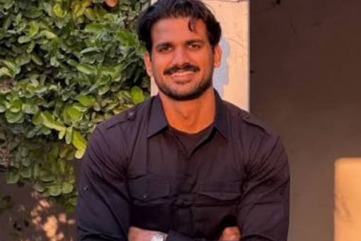Passenger Paramvir Confronts Las Vegas stereotype