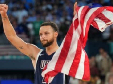 Stephen Curry stays with Warriors on new $136.7 million extension 